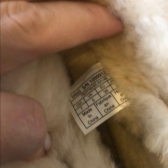 UGG TAN SHORT BOOTS BOW 7 - Picture 7 of 7